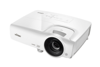 Мультимедийный проектор с разрешением 1920x1280, контрастностью 15000:1, световым потоком 3500 Лм и сроком службы 10000 часов.