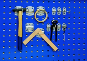 Набор держателей для инвентаря с возможностью фиксации на перфорированной стенке мобильного шкафа Набор держателей для инвентаря с возможностью фиксации на перфорированной стенке мобильного шкафа